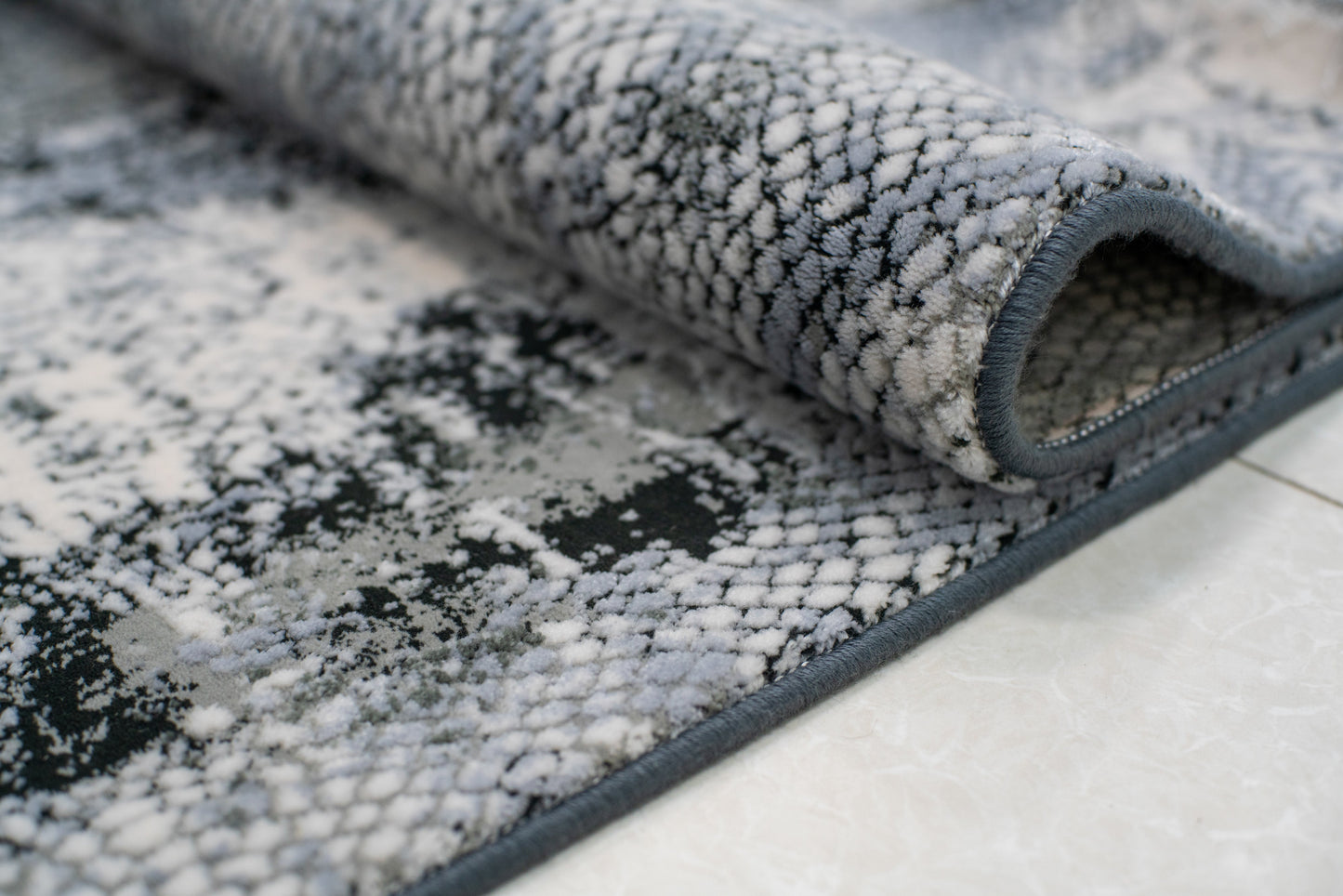 Persian Mable Rug 1.6x2.3m